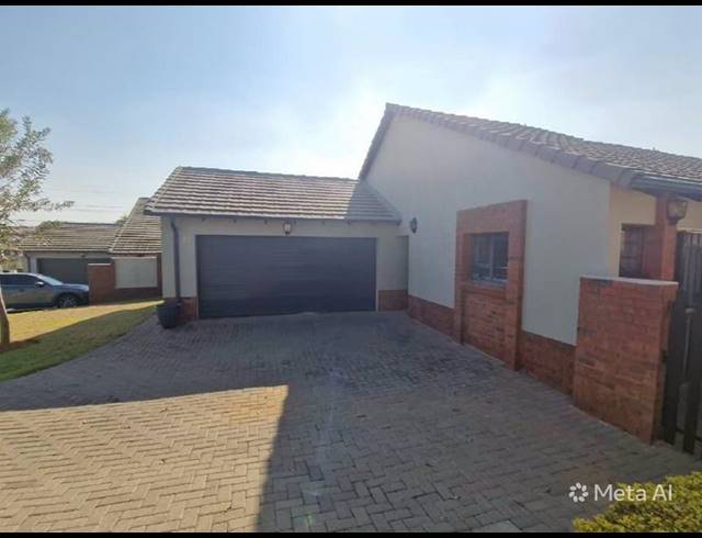 3 BEDROOM SIMPLEX FOR SALE IN AMBERFIELD VALLEY